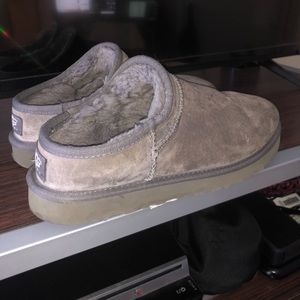 Size 9 UGG Slippers!